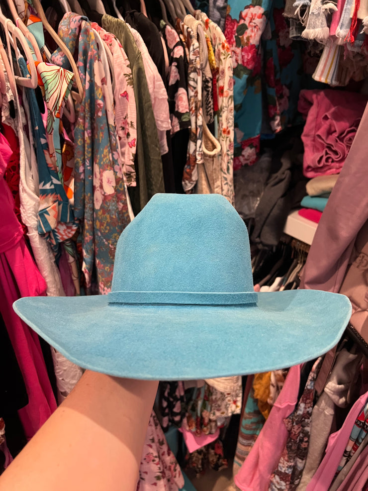 Turquoise Felt hat 6 7/8 (needs reshaping)